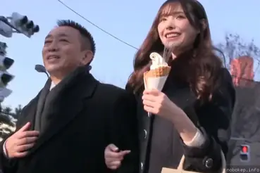 Gadis Materialis Ngentot Brutal Demi Duit Panas