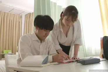 Perawat Seksi Ngewe Brutal Sama Siswa Nakal di Ruang UKS